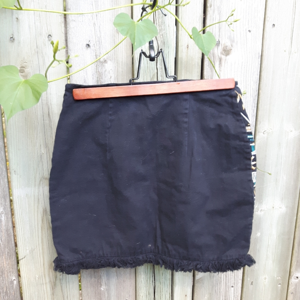 Size 4 H&M beaded fringed mini skirt - Picture 4 of 12